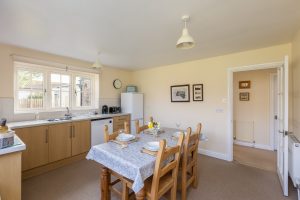 Kitchen Dining area